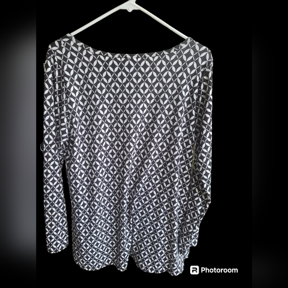 LulaRoe Lynnae Long Sleeve Hi Low Blouse Top Womens XL - Picture 2 of 4